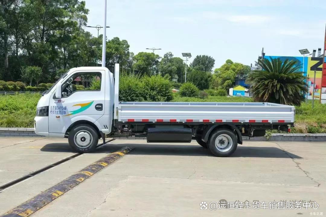 东风途逸T5 CNG省钱利器:经济高效的商用新选择(图6) 东风途逸T5 CNG省钱利器:经济高效的商用新选择(图6)